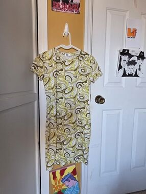 Short Sleeve Retro Swirl Mini Dress in Yellow & Brown